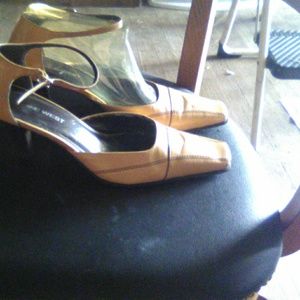 10M Nine West